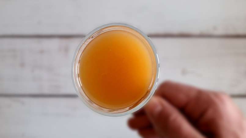 Gembersap met honing, citroen, groene thee, kurkuma, kaneel en munt, foto 11