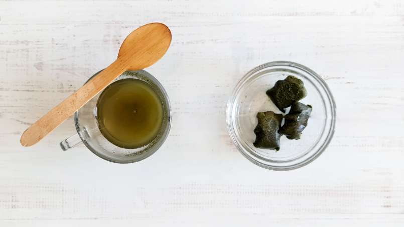 Bevroren ijsklontjes van brandnetelsap, foto 4