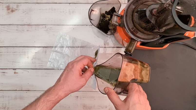 Bevroren ijsklontjes van brandnetelsap, foto 9